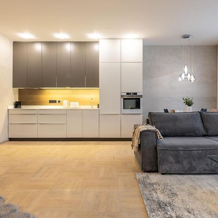 Chic & Central New Town Apartment By Subway Praga Zewnętrze zdjęcie